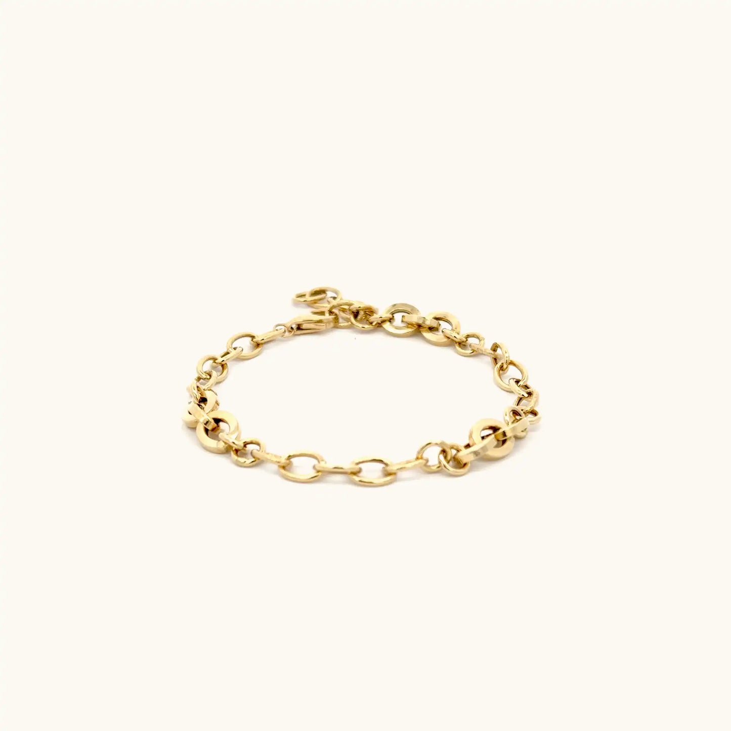Elegant Gold Chain Bracelet